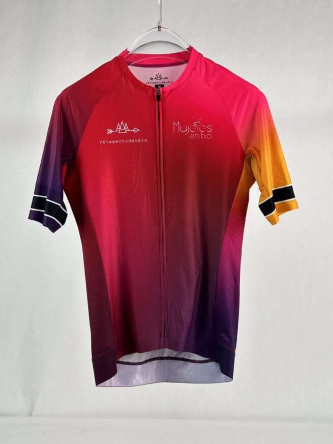 Maillot Mod. Demi mujeres en bici